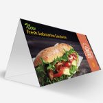Display Triangular 3D Dimensiones: 17x20 cm. Muy prácticos para bares o restaurantes, perfecto para promocionar menús o productos, su sencillez y rapidez del montaje, los hacen realmente portátiles.